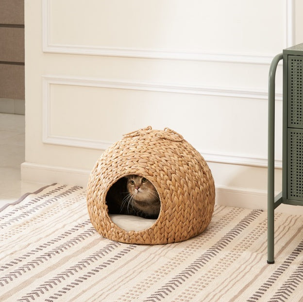 Pet Retreat Weaving Rattan Circular Pets Bed Home Decor in Natural Brown