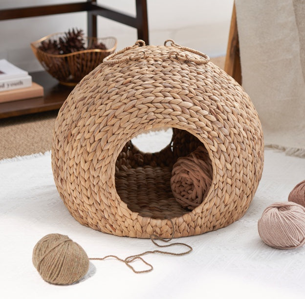 Pet Retreat Weaving Rattan Circular Pets Bed Home Decor in Natural Brown